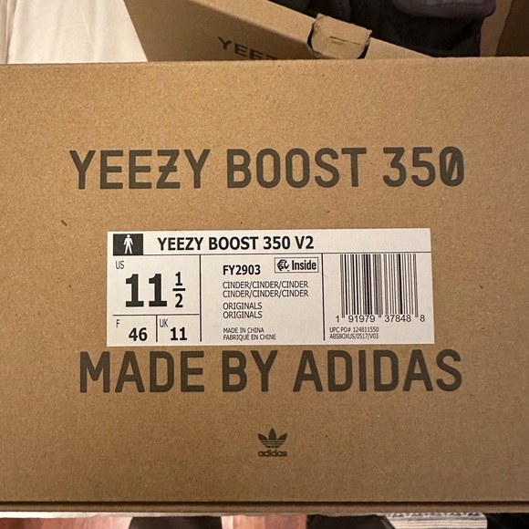 Yeezy 350 V2 Cinder - Picture 12 of 13